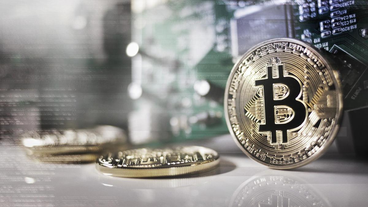 Текущая стоимость биткоина достигла почти $100 000 на фоне позитивных ожиданий по торговой сделке США